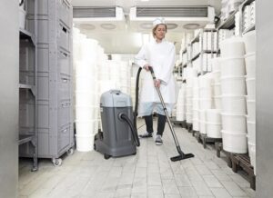 Nilfisk VL500 35 EDF 18 L Aspirateur sans sac Sec&humide 1350 W Sans sac