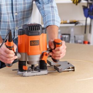 Black & Decker KW1200EKA-QS routeur de tuiles 1200 W